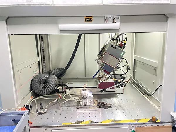 اللحام بالليزر