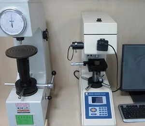 جهاز اختبار الصلادة (روكويل وفيكرز)