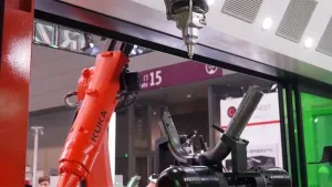 ماكينة القطع بالليزر ثلاثية الأبعاد بـ 16 محوراً ومحطتي عمل (لزيادة الكفاءة الإنتاجية)