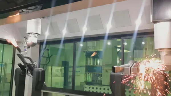 التحكم المزدوج فائق السرعة في تتبع المسار